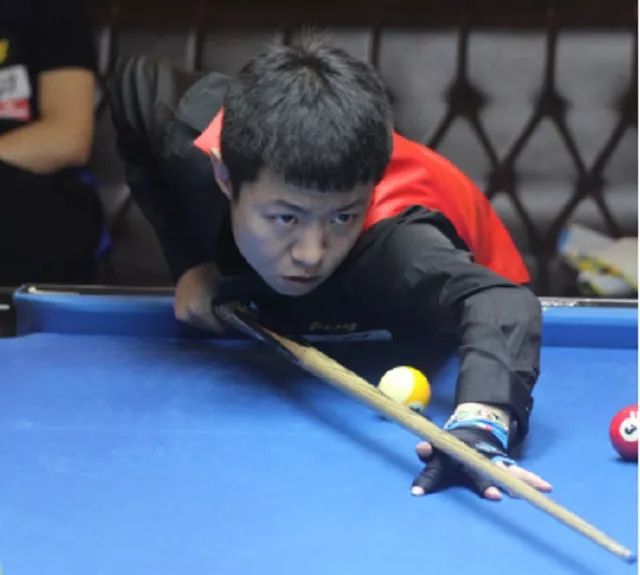 霍勒迪和莫 霍勒迪和莫