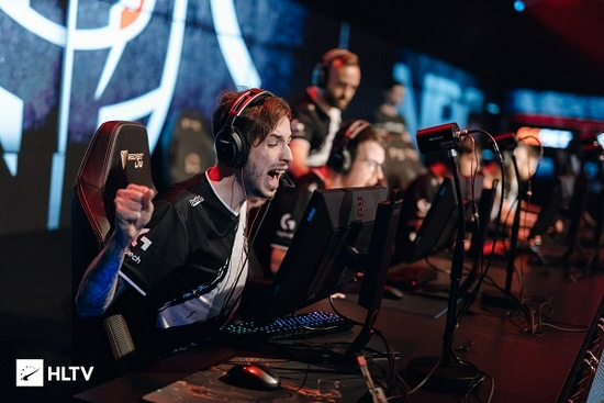 青年选手提 青年选手提