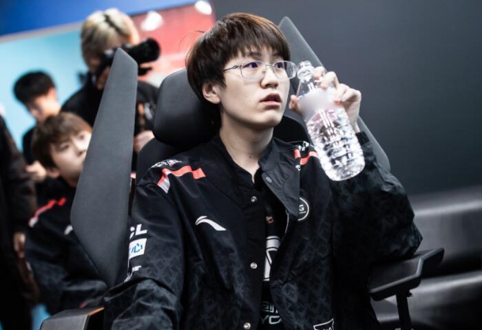 对抗与长传 对抗与长传